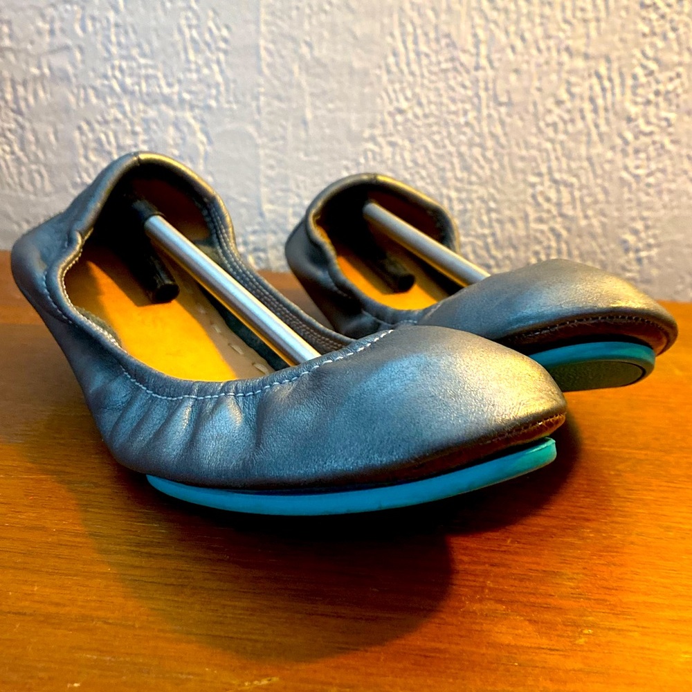 W’s Tieks Ballet Flat/Color: Metallic Pewter/Sz:7/Gently used/Great Condition